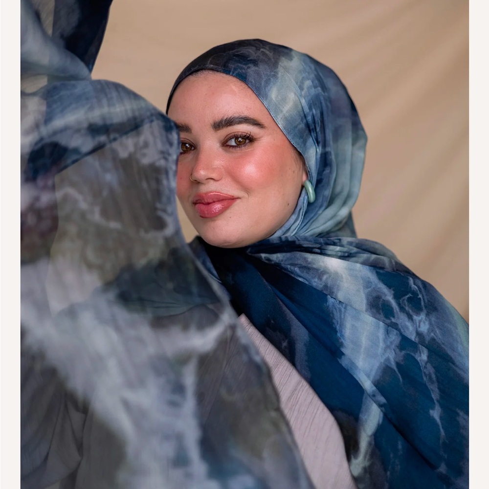 Vela navy marble standard